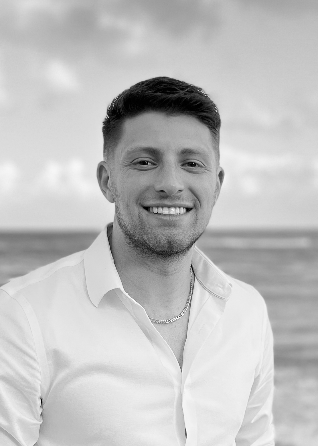 Dr. Sam Duzaryan treating patient